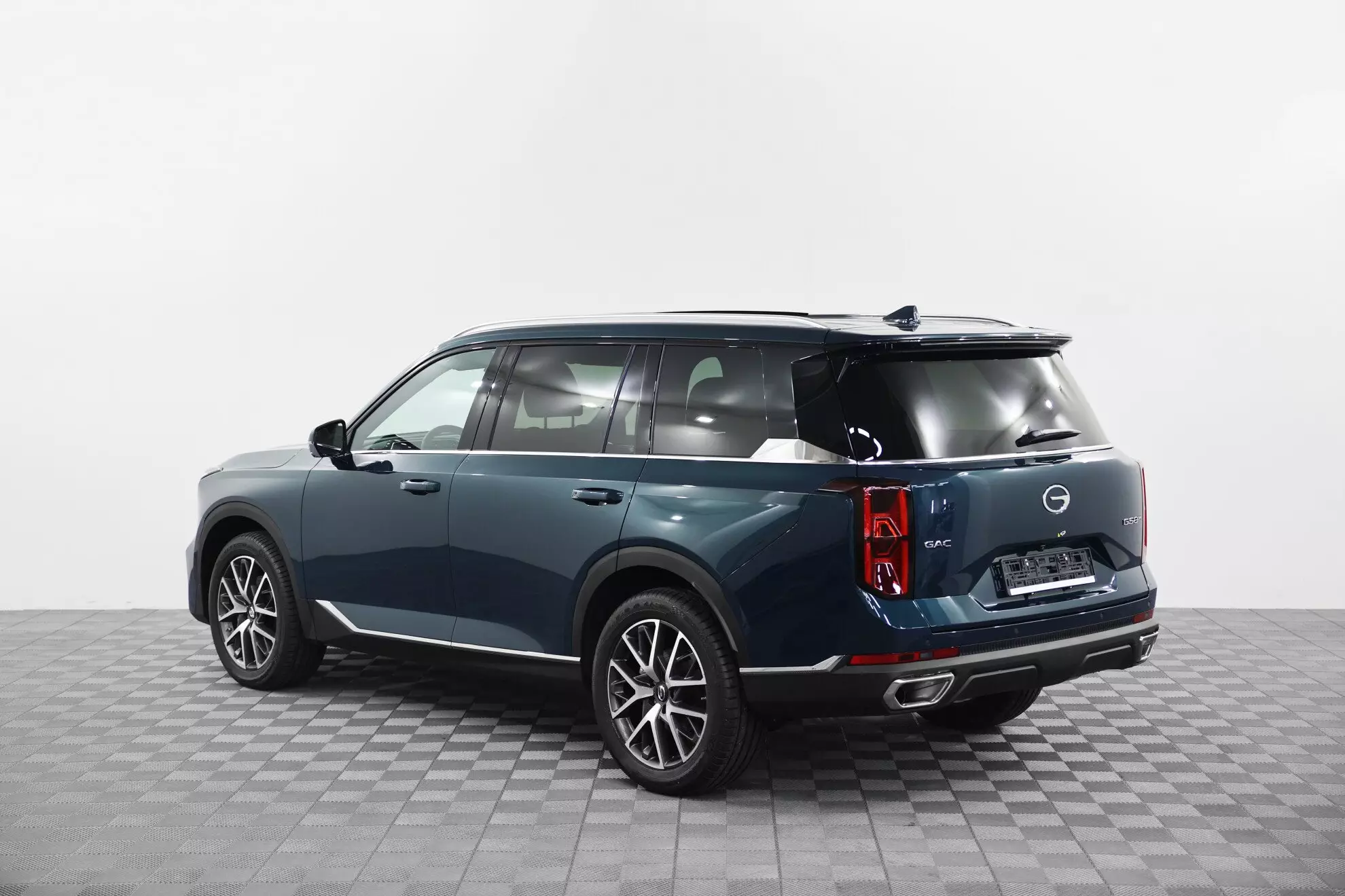 Автосалон: Gac GS8