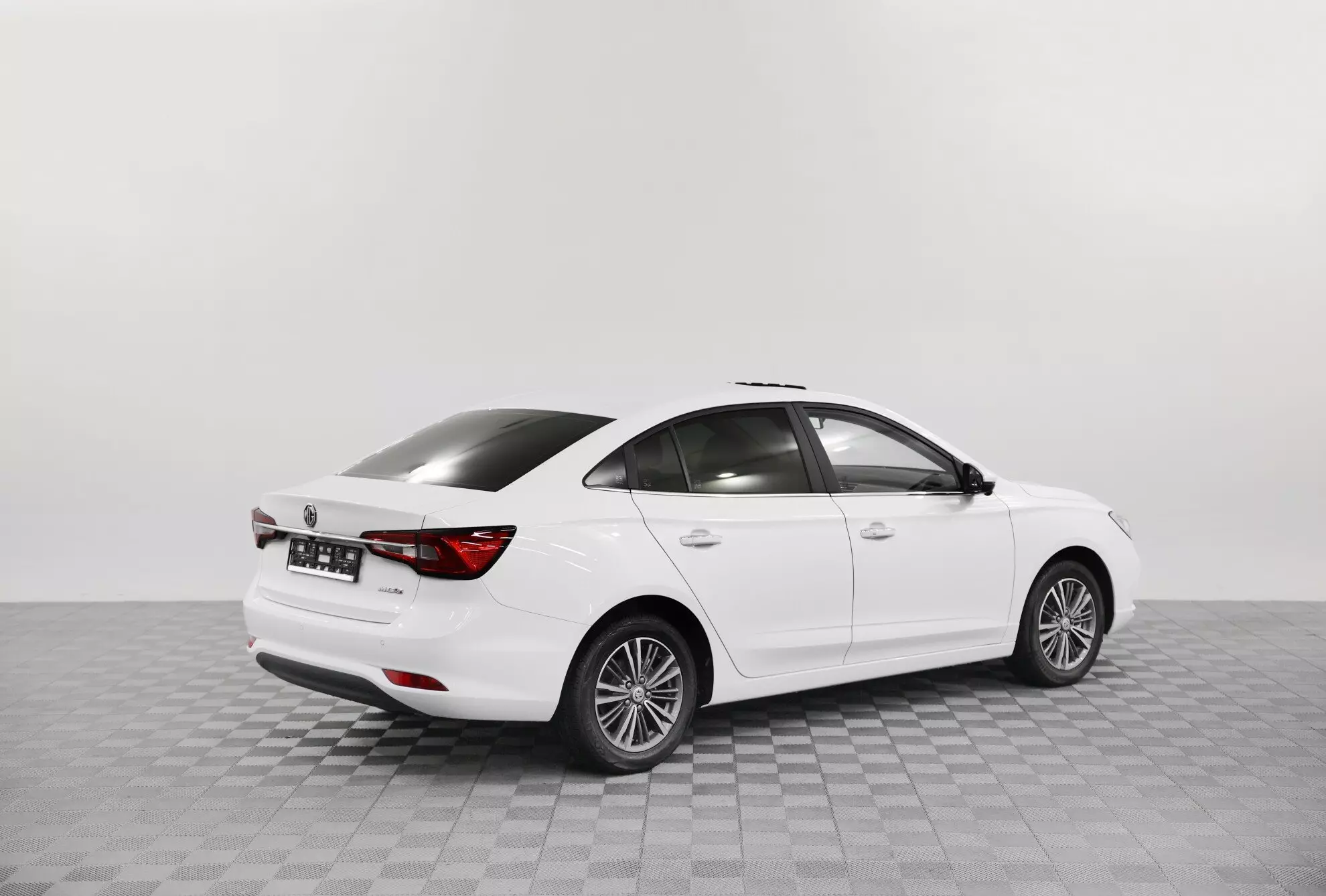 Автосалон: Mg 5