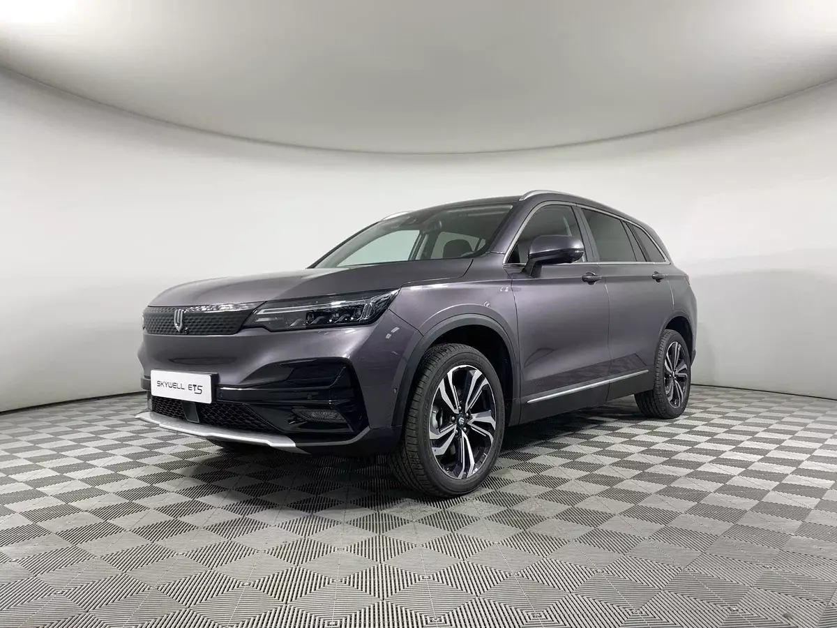 Автосалон: Skywell ET5
