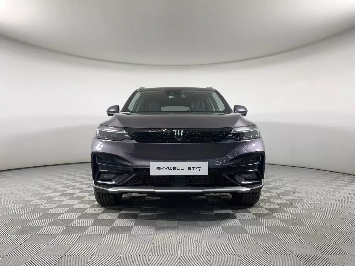 Автосалон: Skywell ET5
