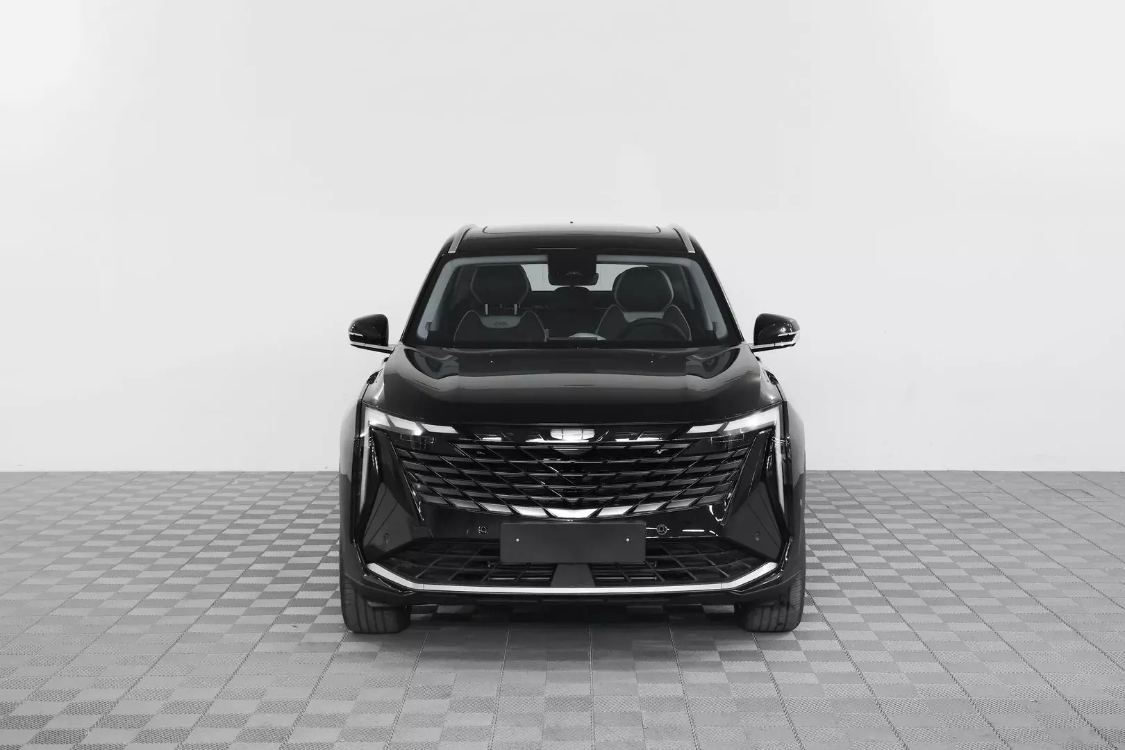 Автосалон: Geely Atlas New