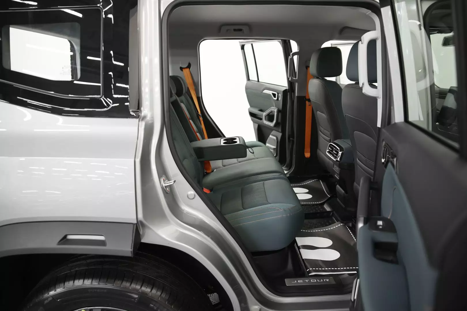 Автосалон: Jetour T2