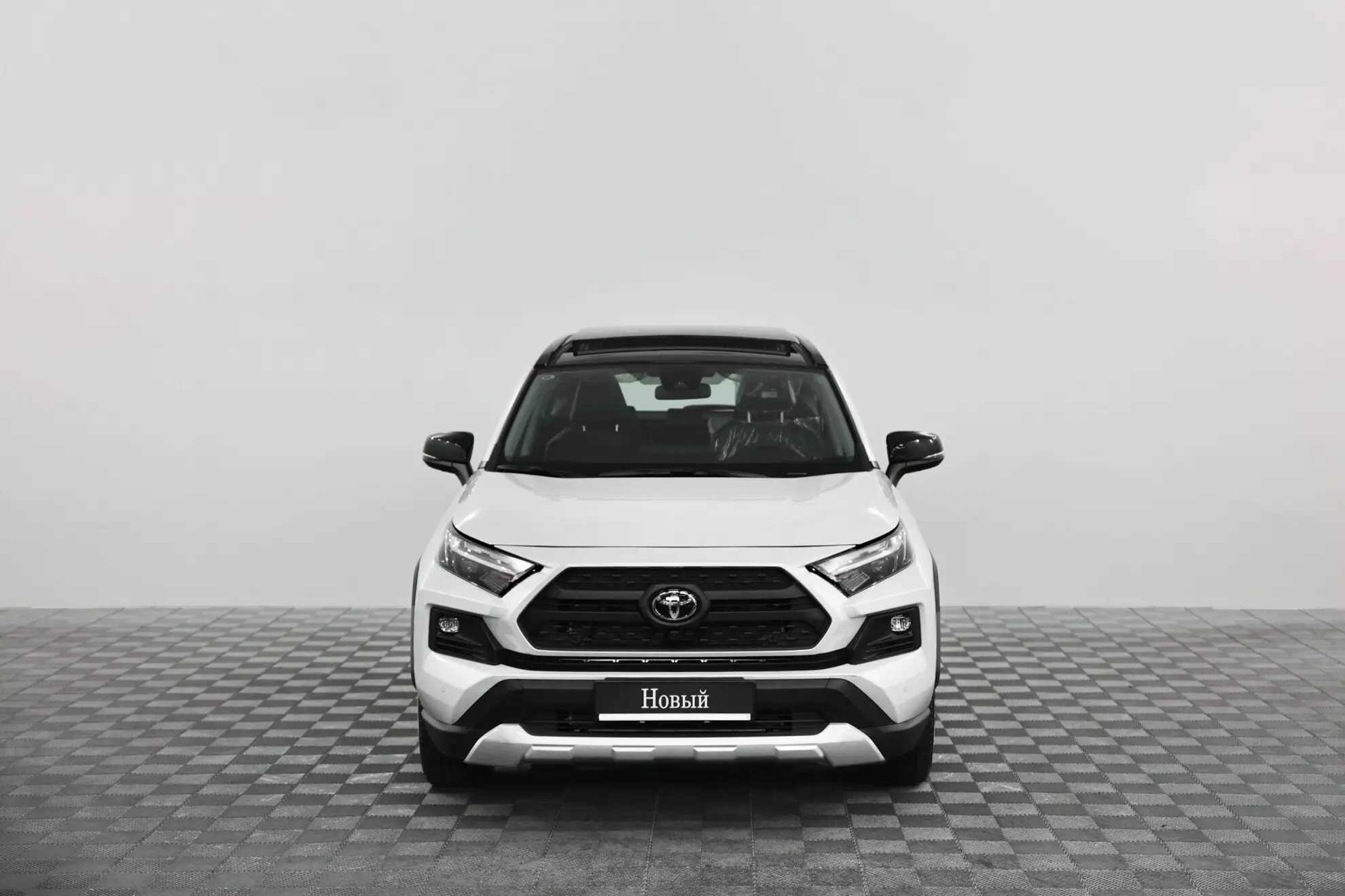 Автосалон: Toyota Rav4