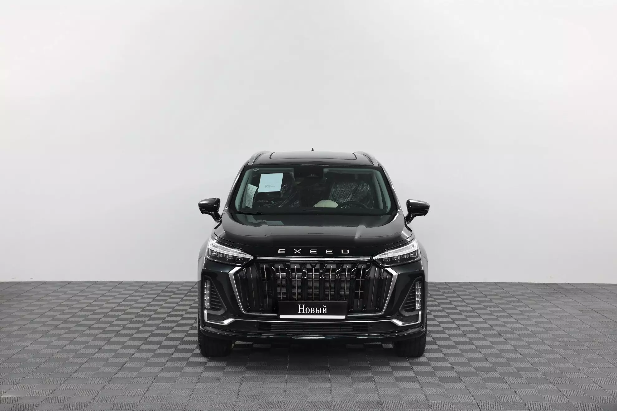 Автосалон: Exeed VX