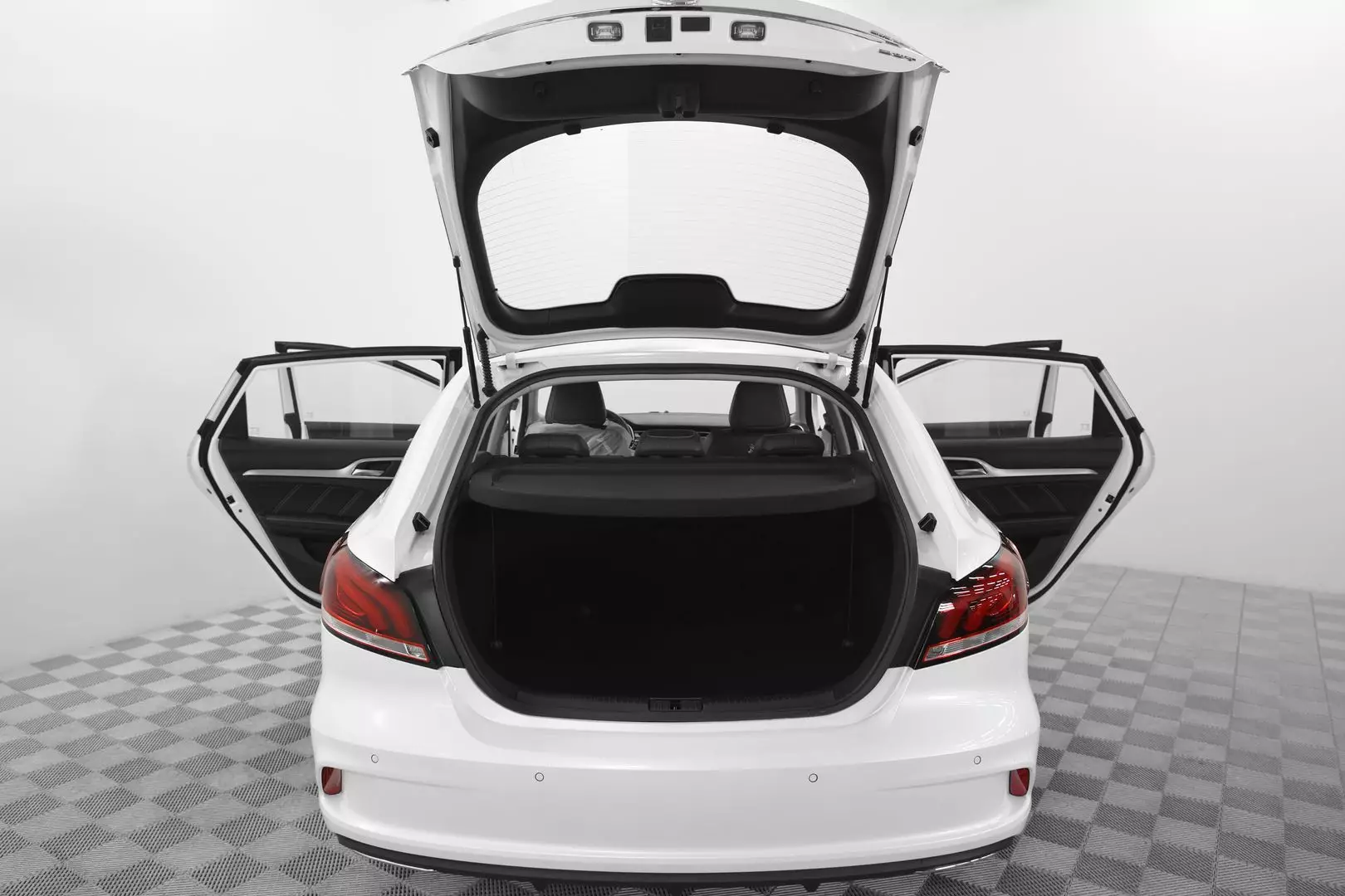 Автосалон: Mg 6