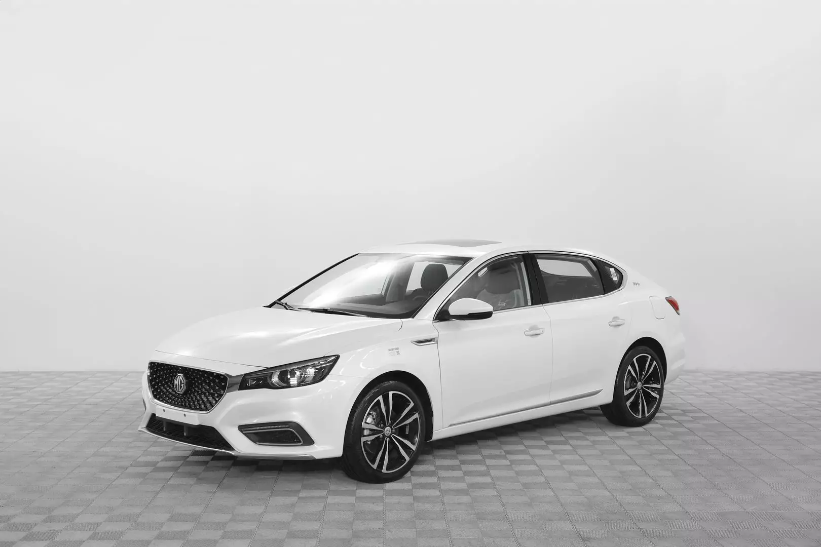 Автосалон: Mg 6