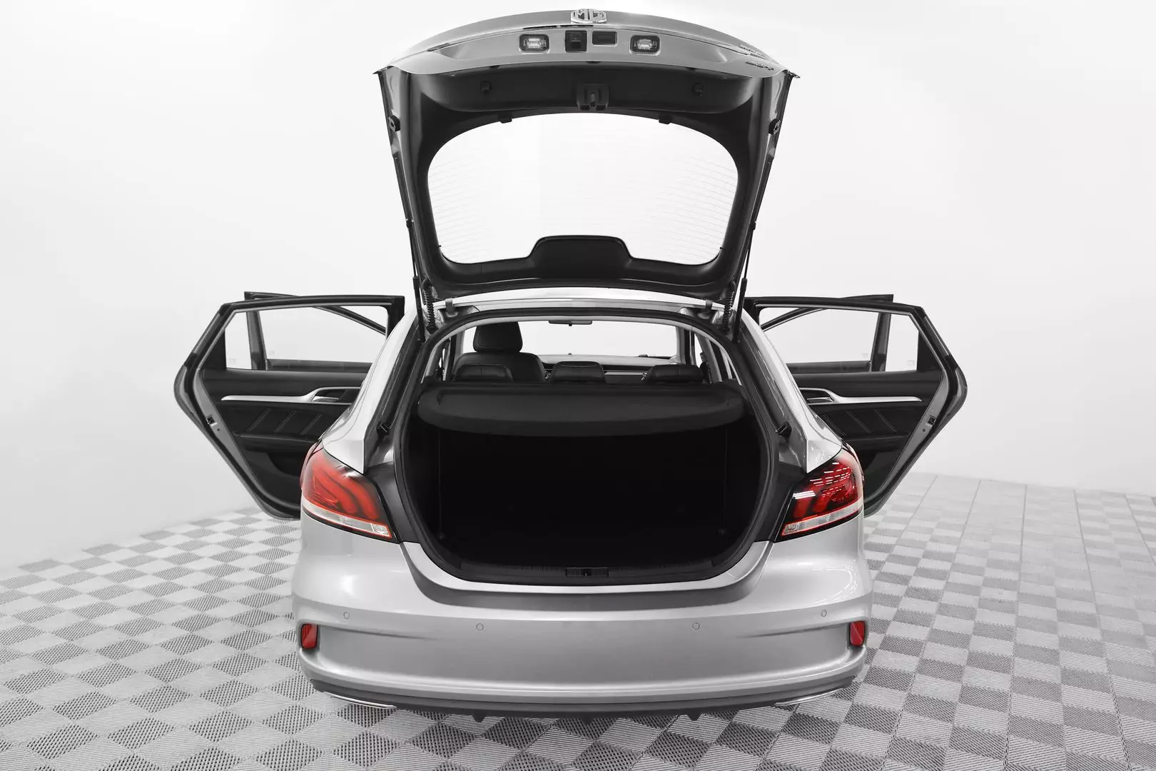 Автосалон: Mg 6