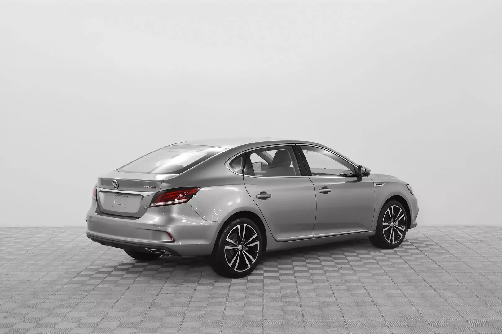 Автосалон: Mg 6