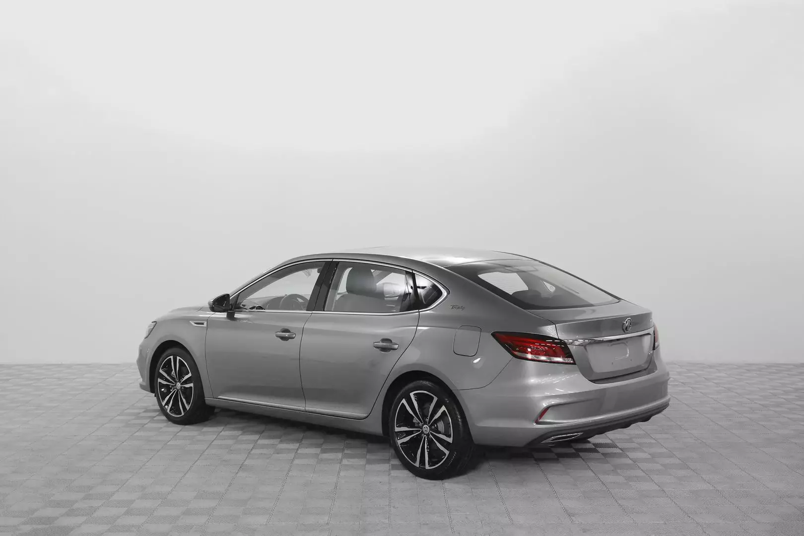 Автосалон: Mg 6