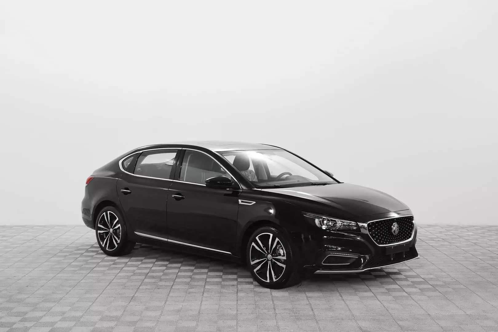 Автосалон: Mg 6