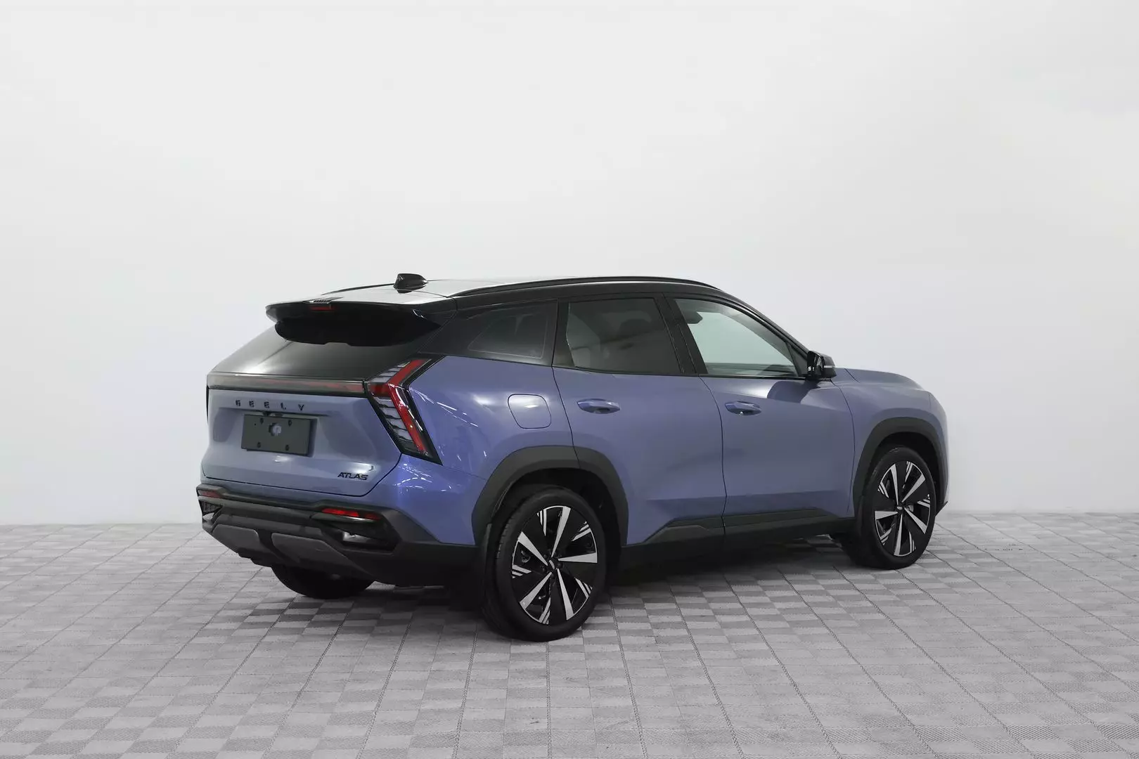 Автосалон: Geely Atlas New