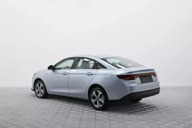 Автосалон: Livan S6 Pro
