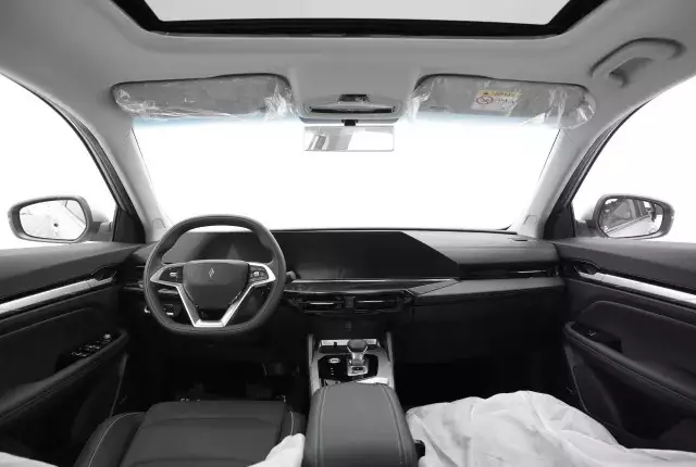 Автосалон: Livan S6 Pro