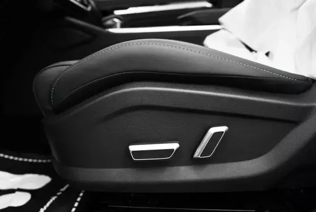 Автосалон: Livan S6 Pro