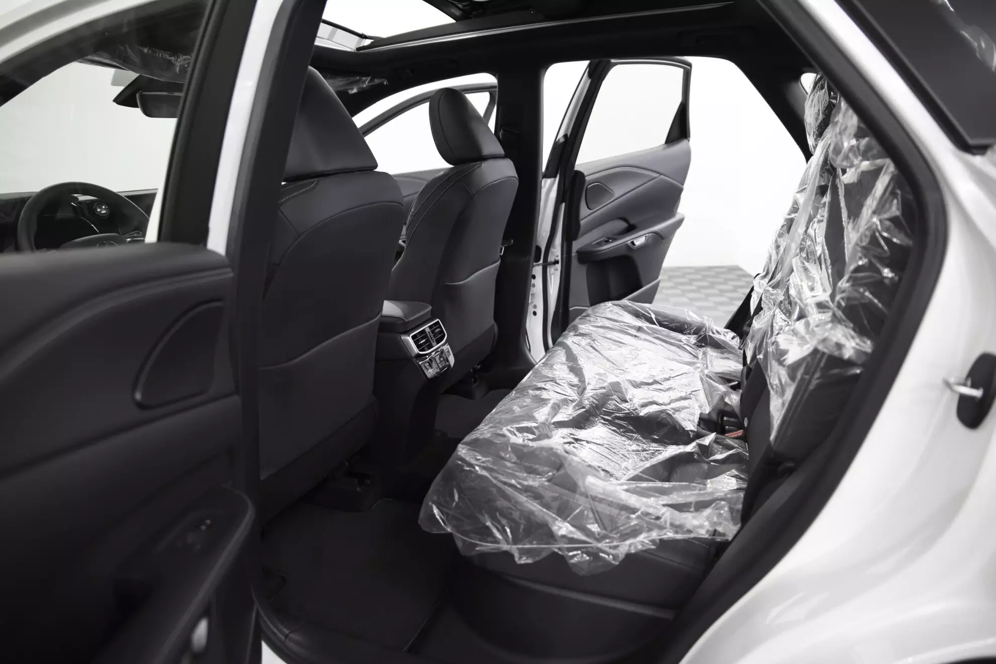 Автосалон: Lexus RX