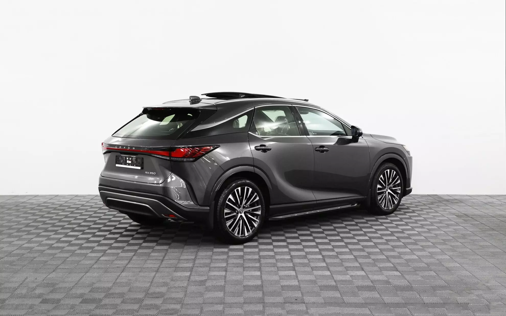 Автосалон: Lexus RX