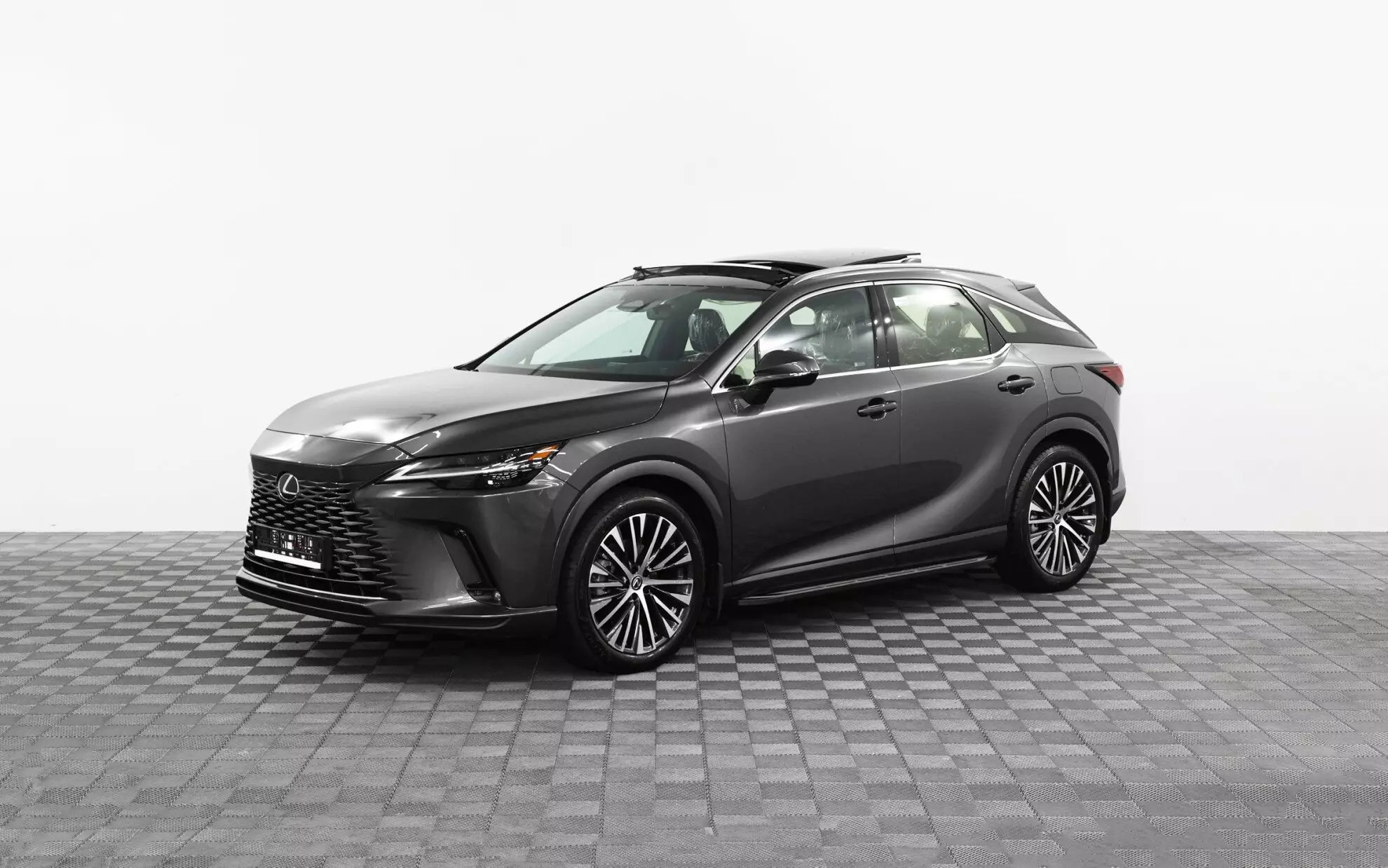 Автосалон: Lexus RX