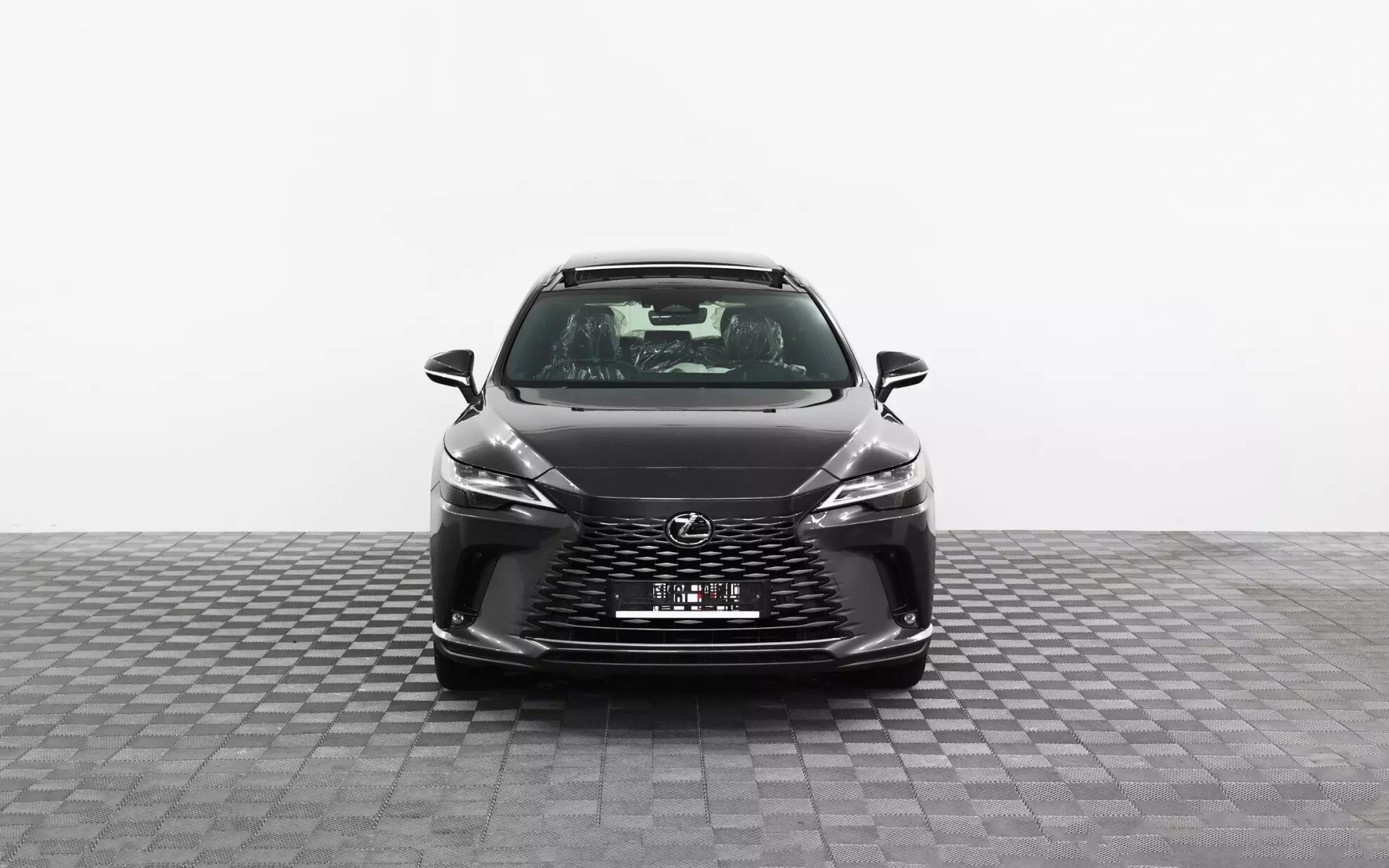 Автосалон: Lexus RX