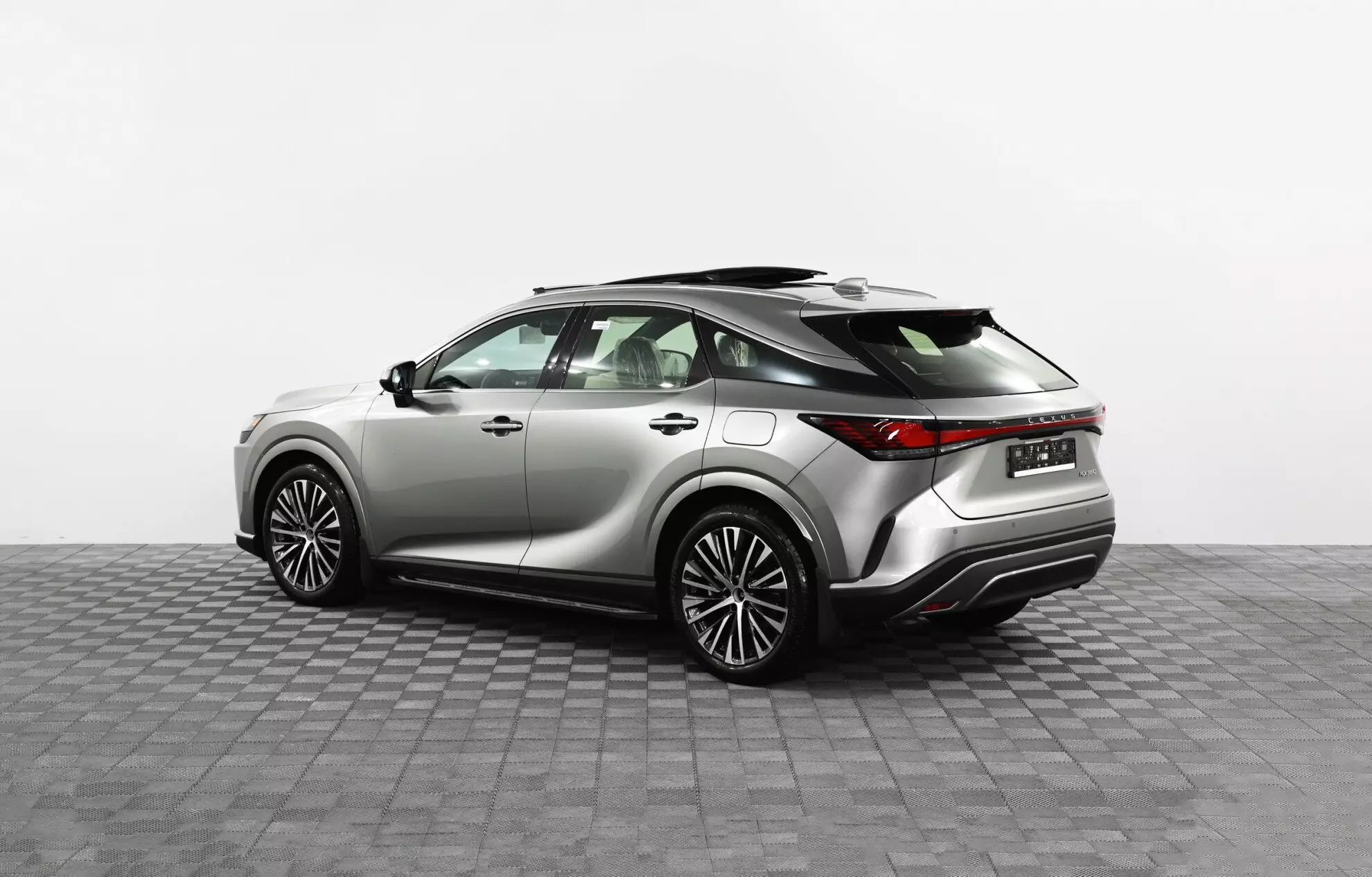 Автосалон: Lexus RX