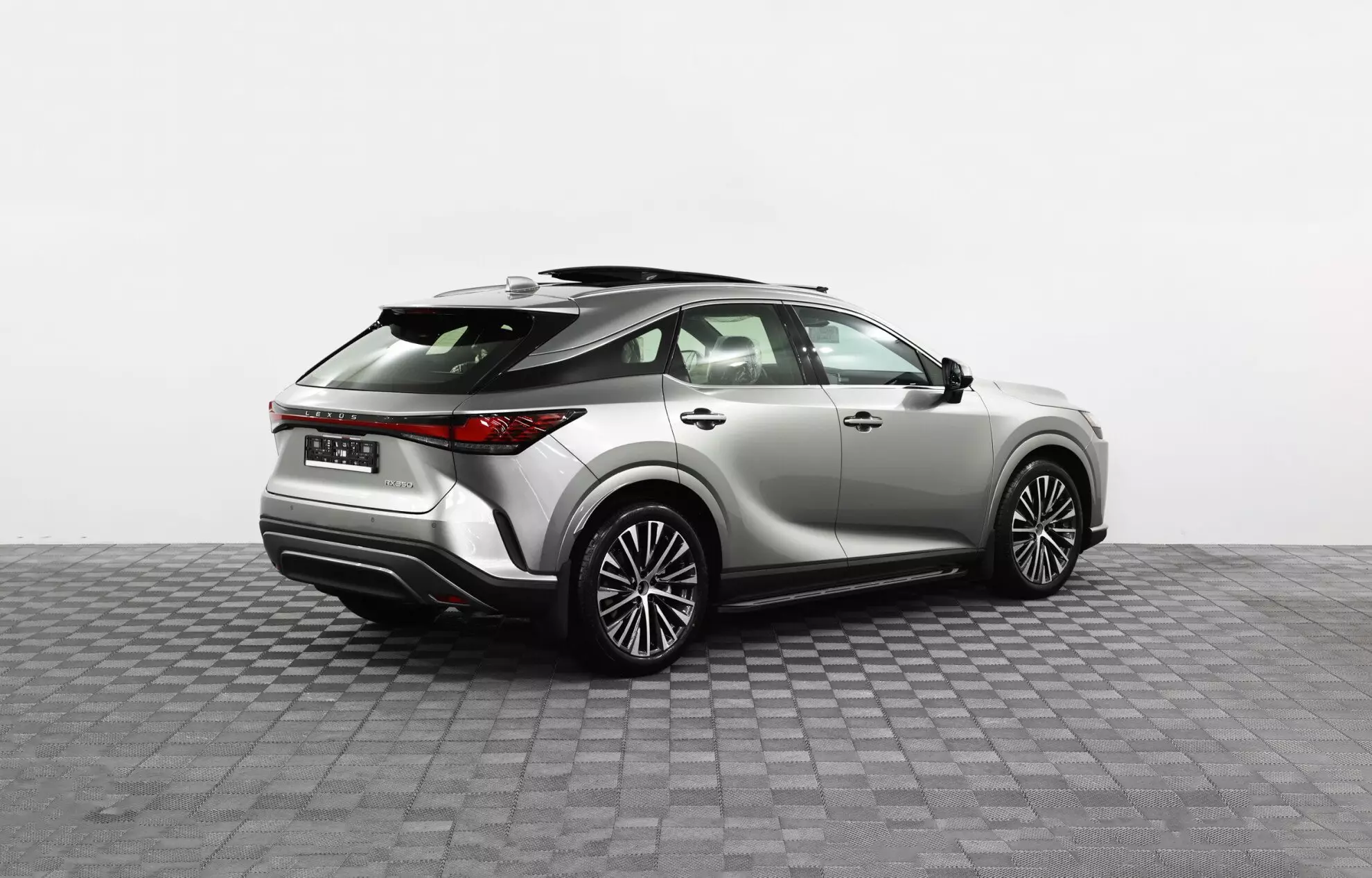 Автосалон: Lexus RX