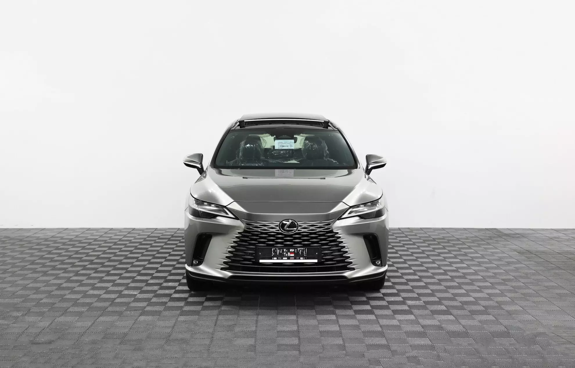 Автосалон: Lexus RX