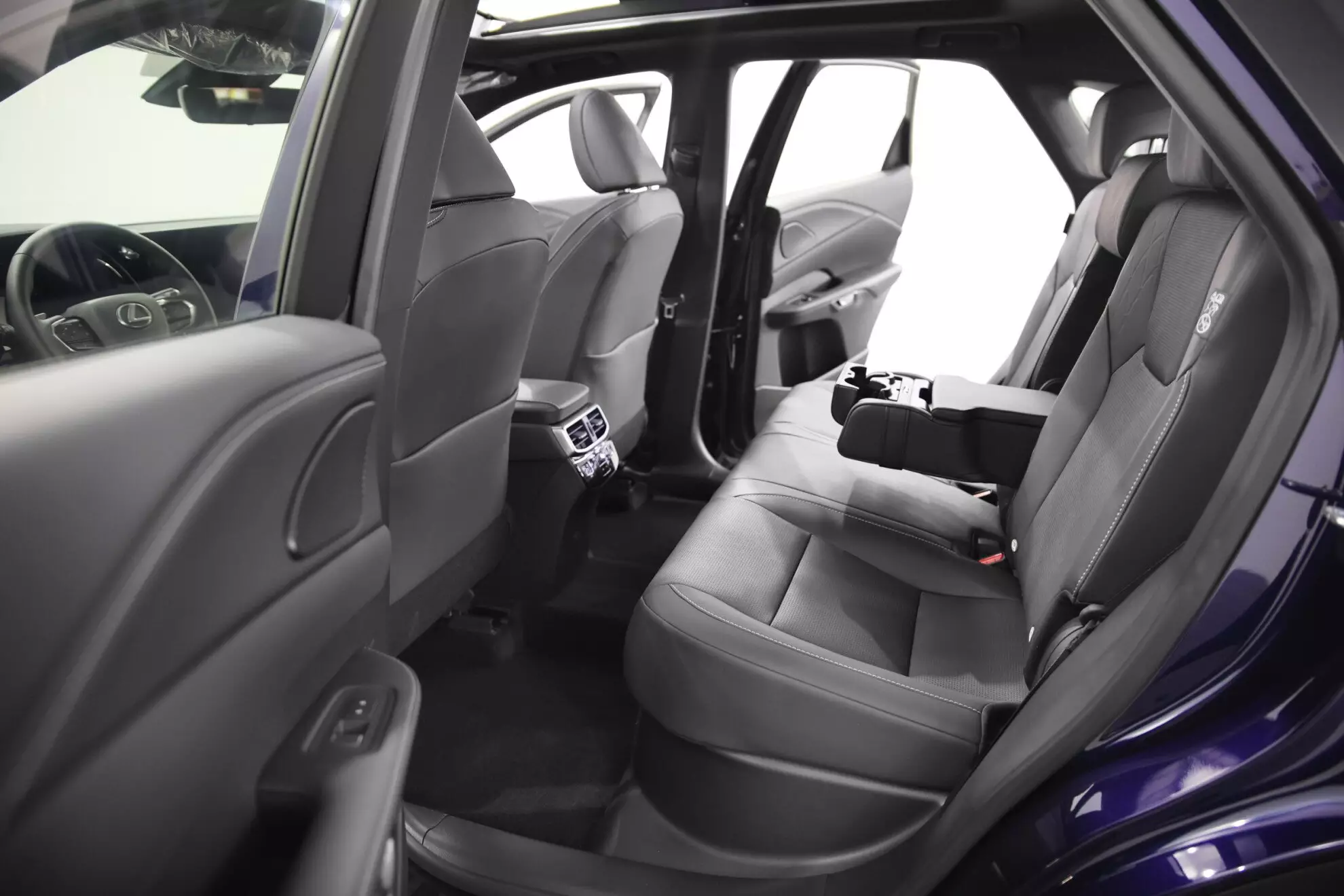 Автосалон: Lexus RX