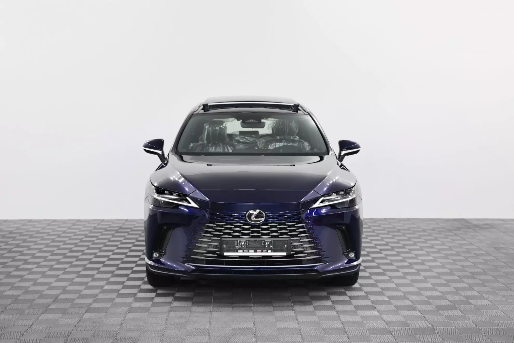 Автосалон: Lexus RX