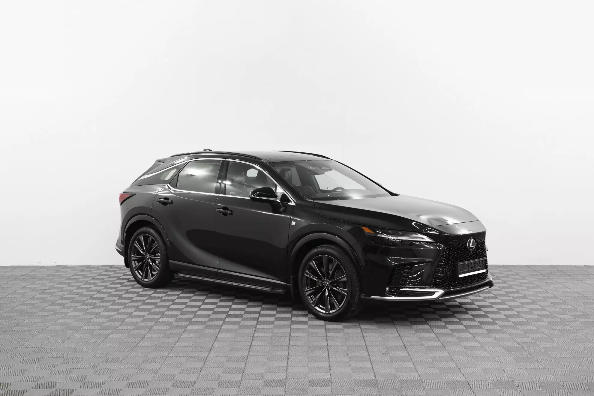 Автосалон: Lexus RX