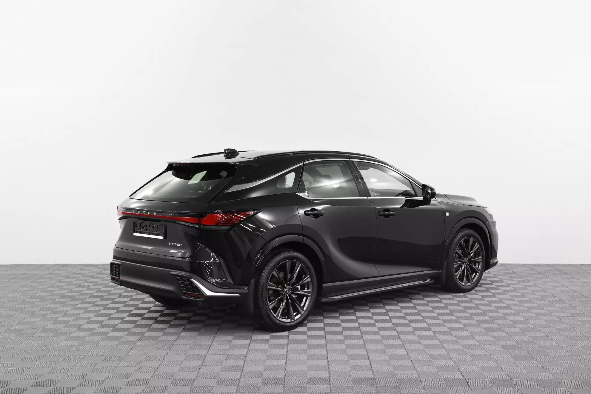 Автосалон: Lexus RX