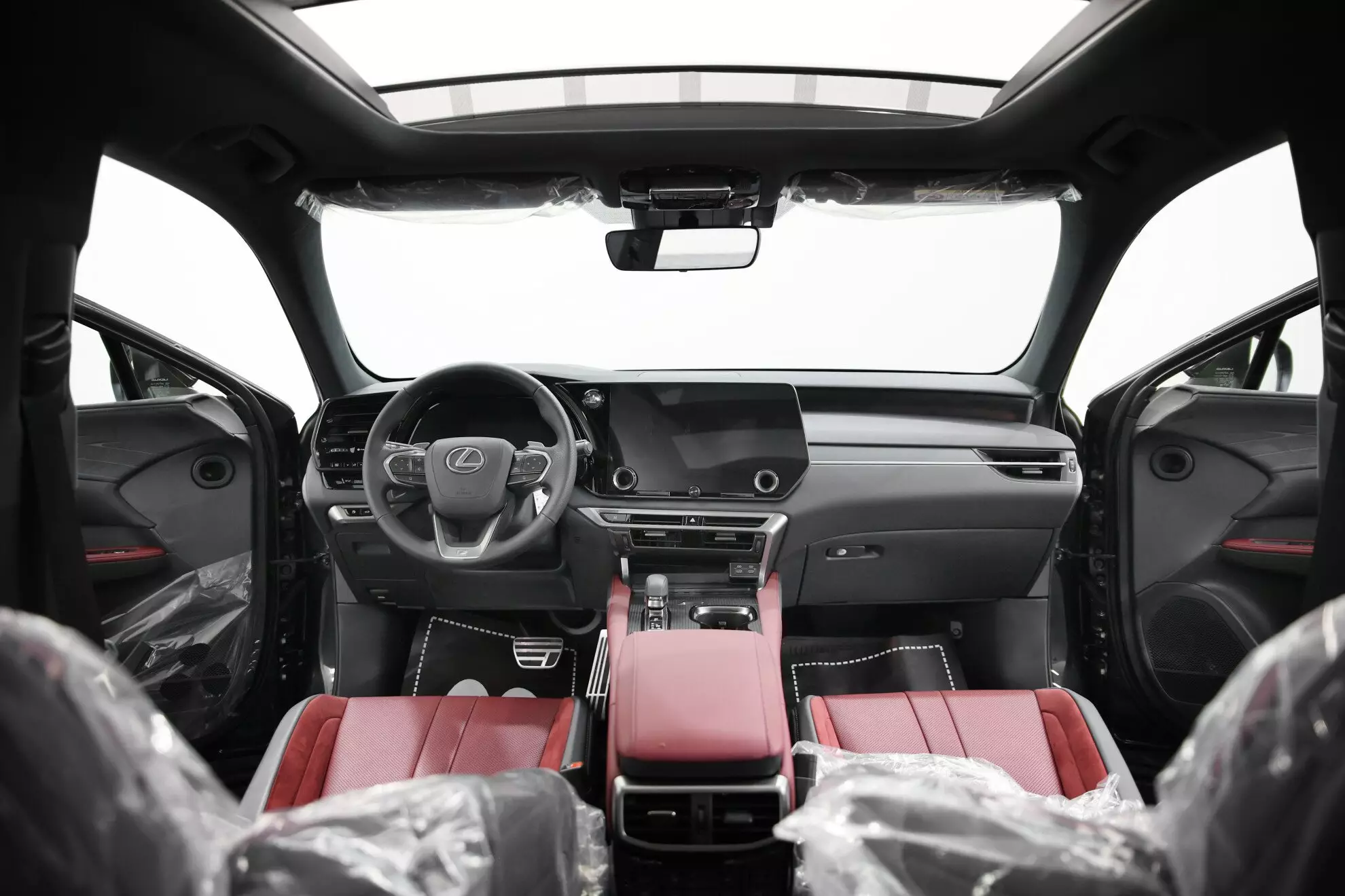 Автосалон: Lexus RX
