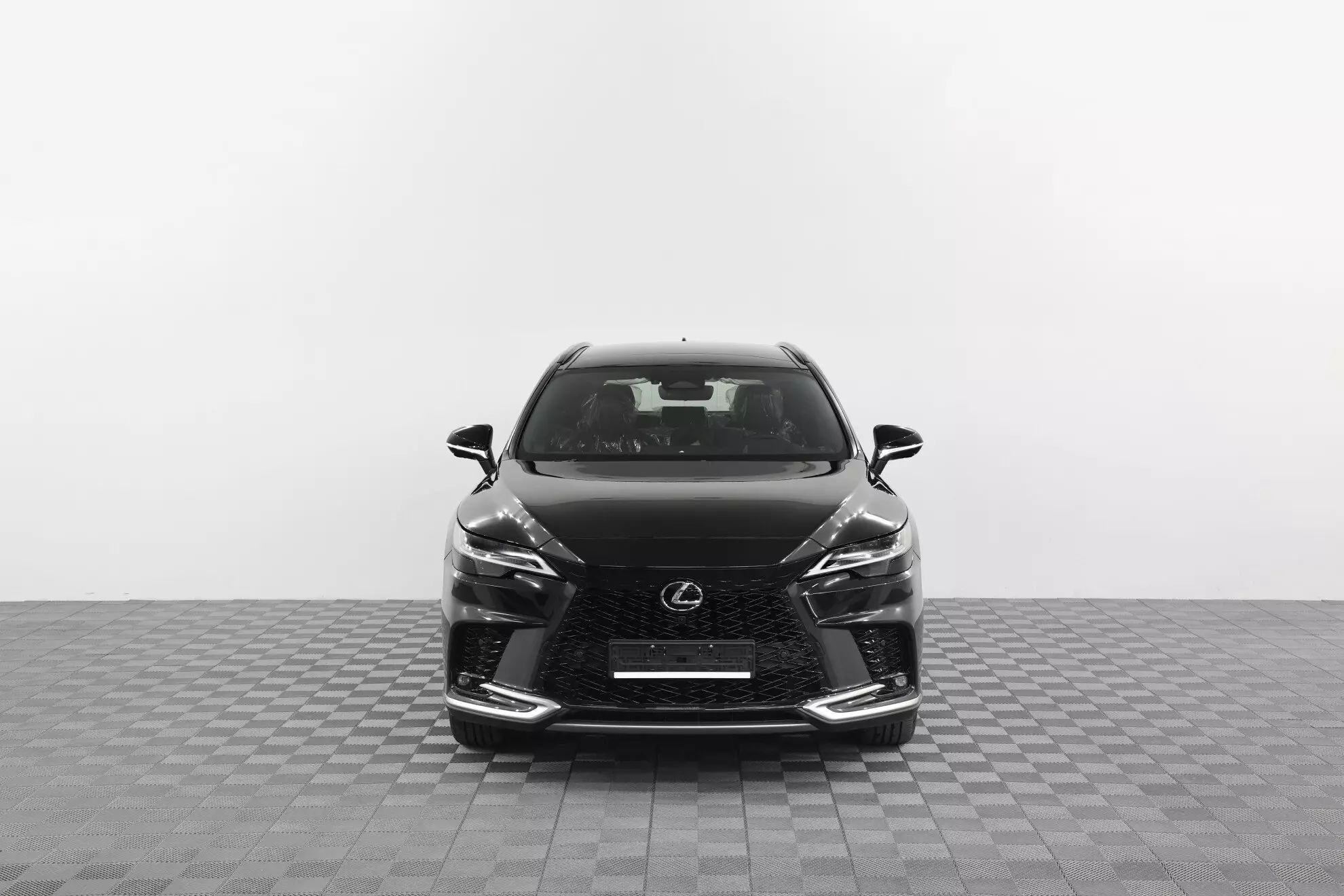 Автосалон: Lexus RX
