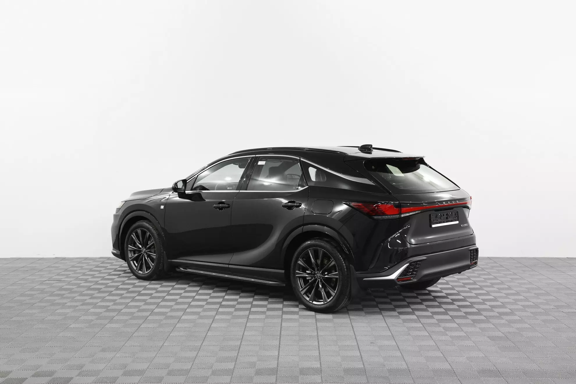 Автосалон: Lexus RX