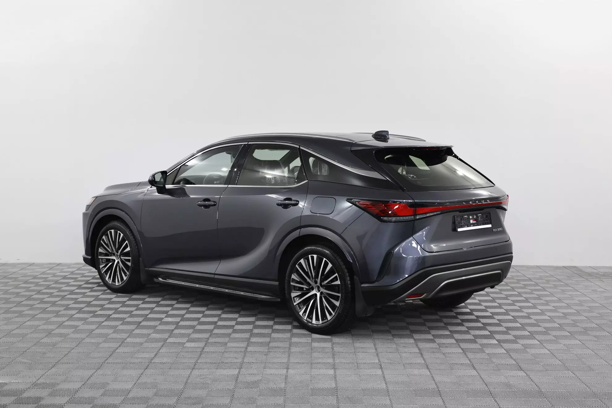 Автосалон: Lexus RX