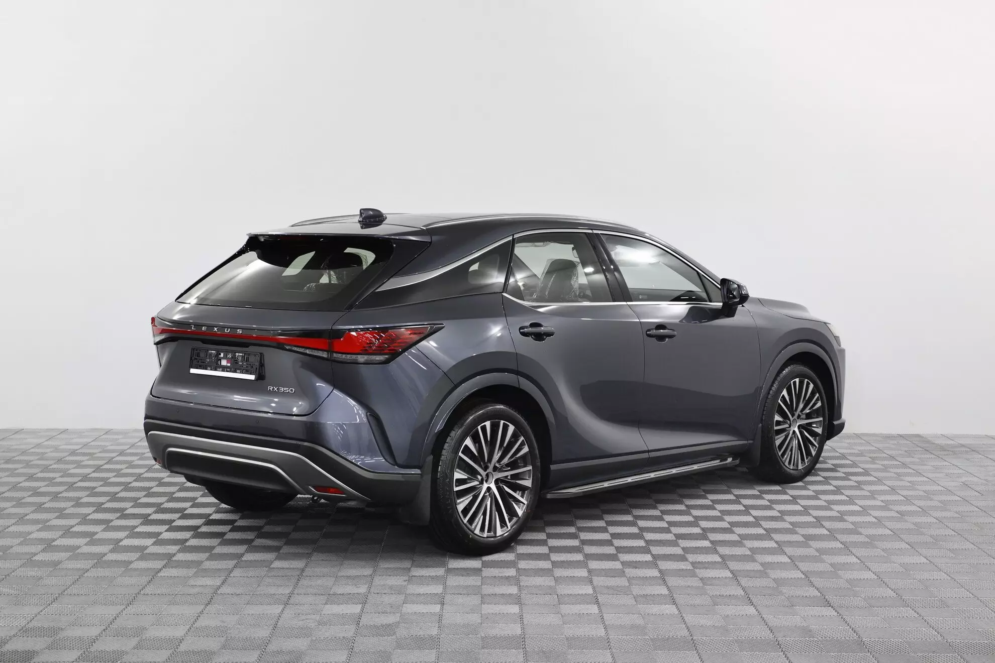 Автосалон: Lexus RX