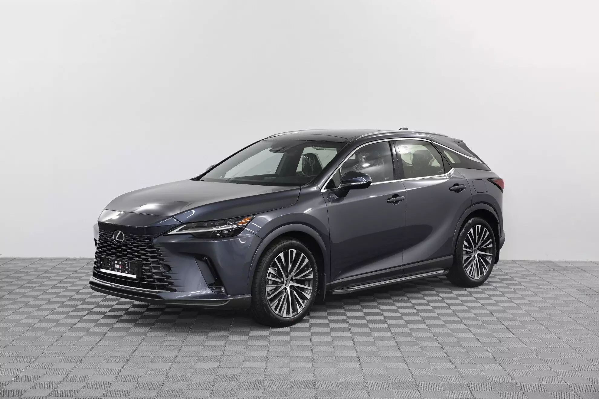 Автосалон: Lexus RX
