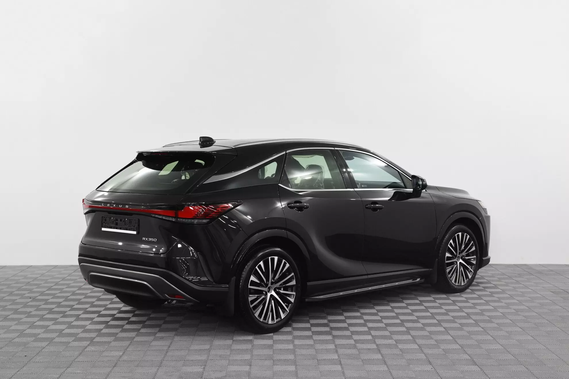 Автосалон: Lexus RX