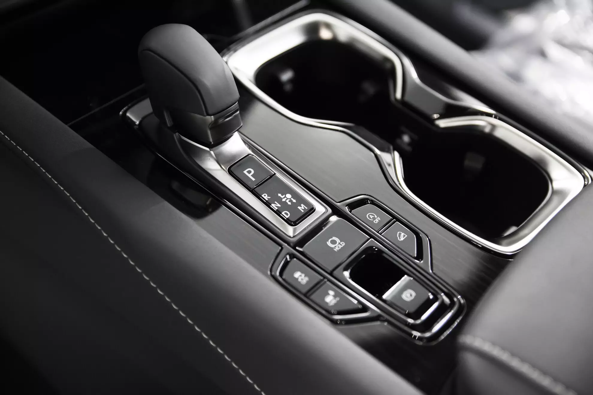 Автосалон: Lexus RX