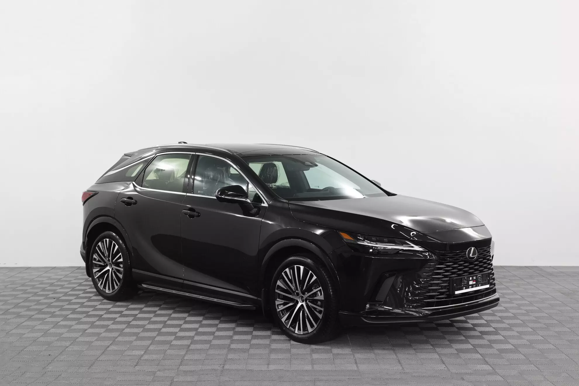 Автосалон: Lexus RX