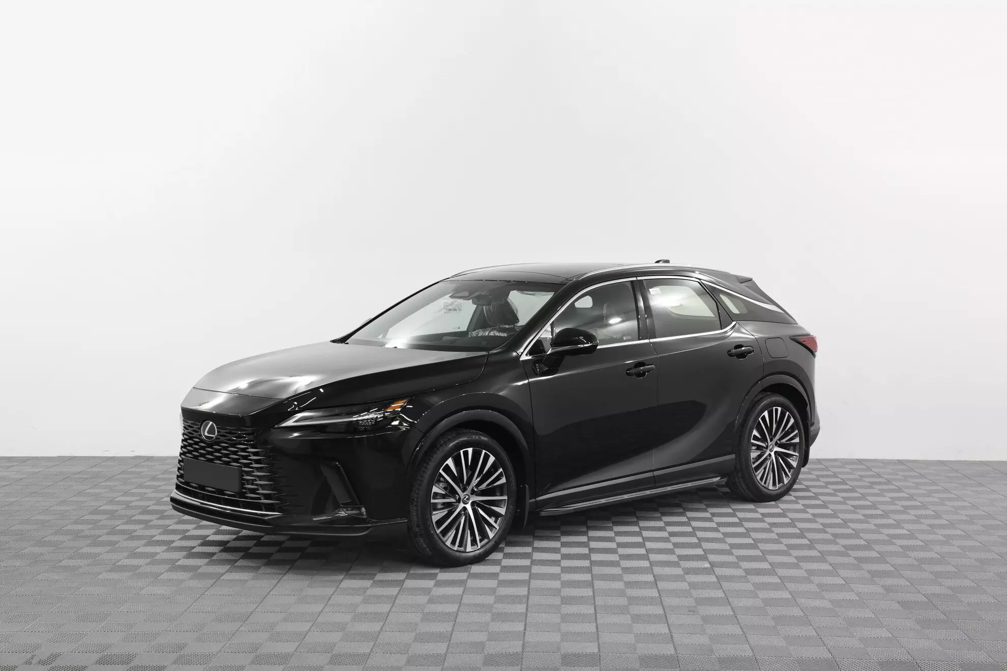 Автосалон: Lexus RX