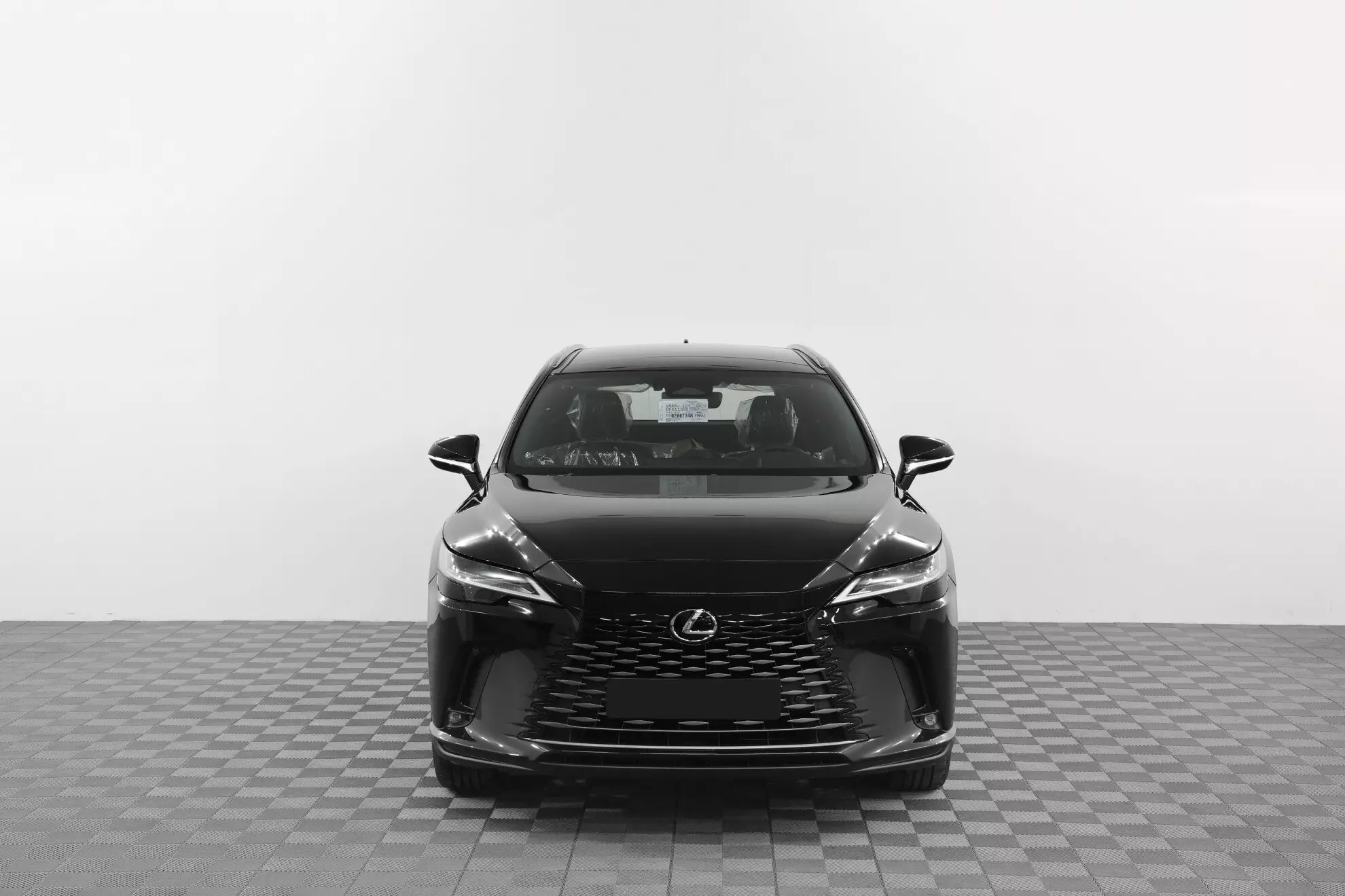 Автосалон: Lexus RX
