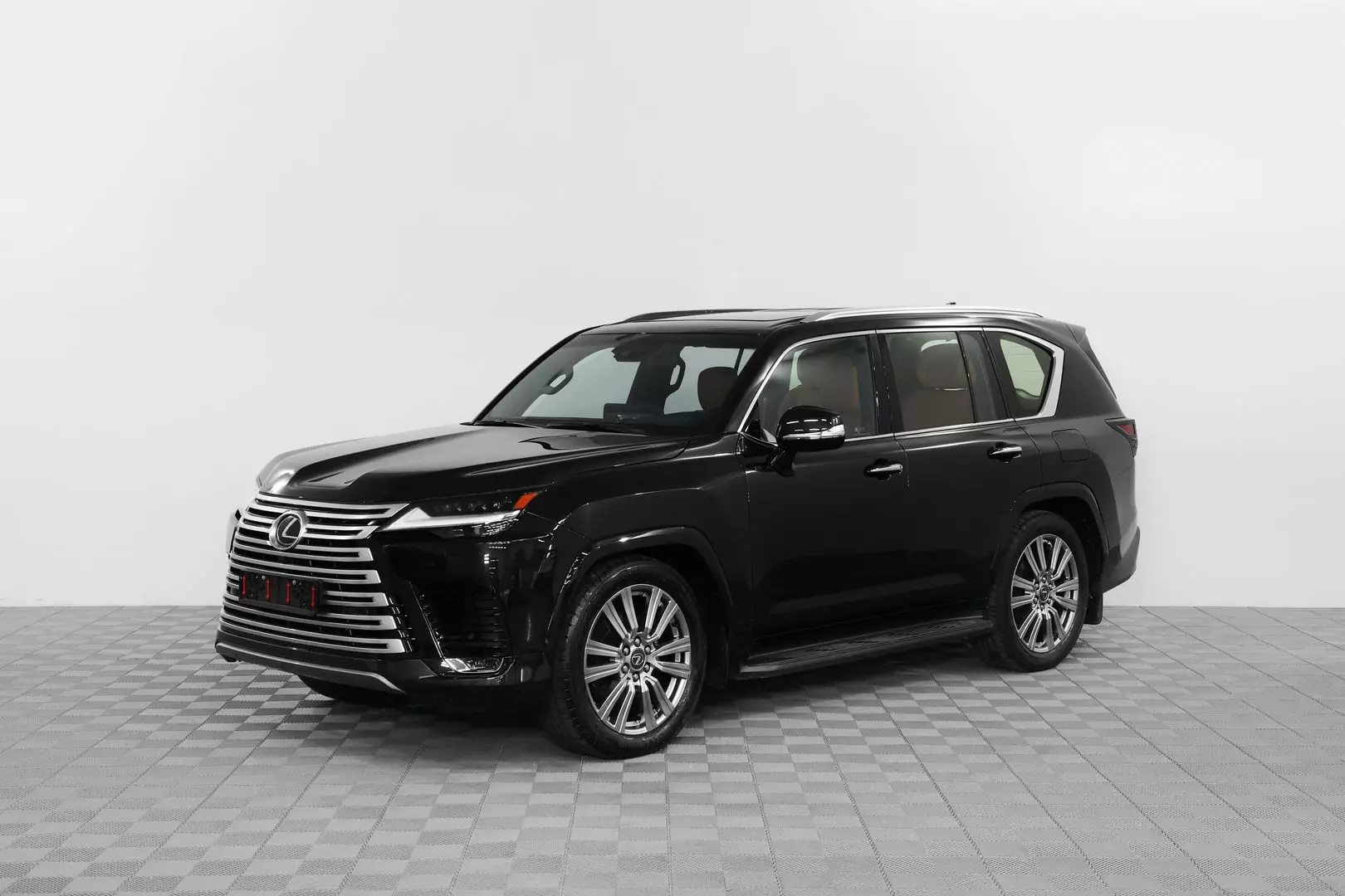 Автосалон: Lexus LX
