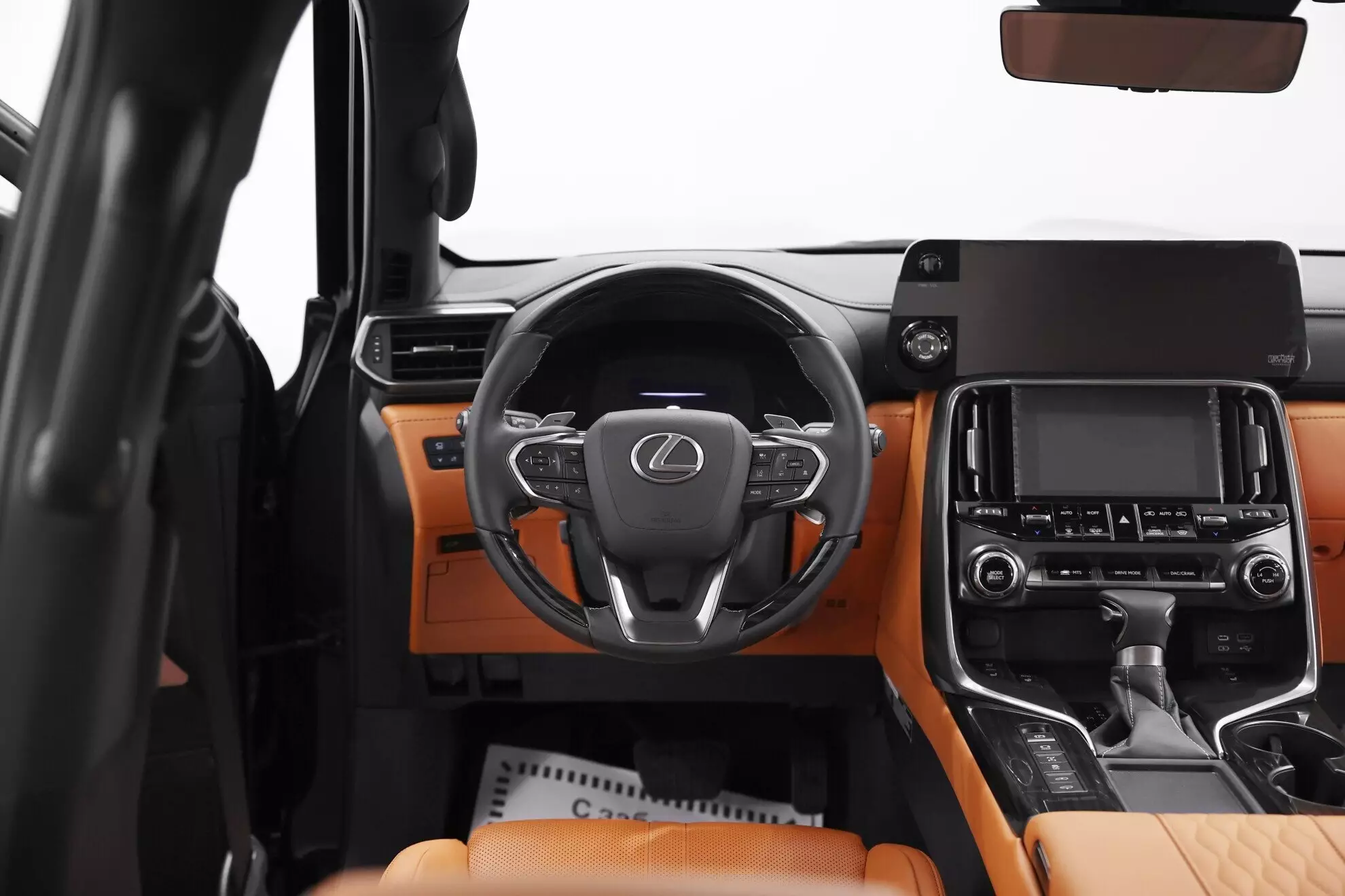 Автосалон: Lexus LX