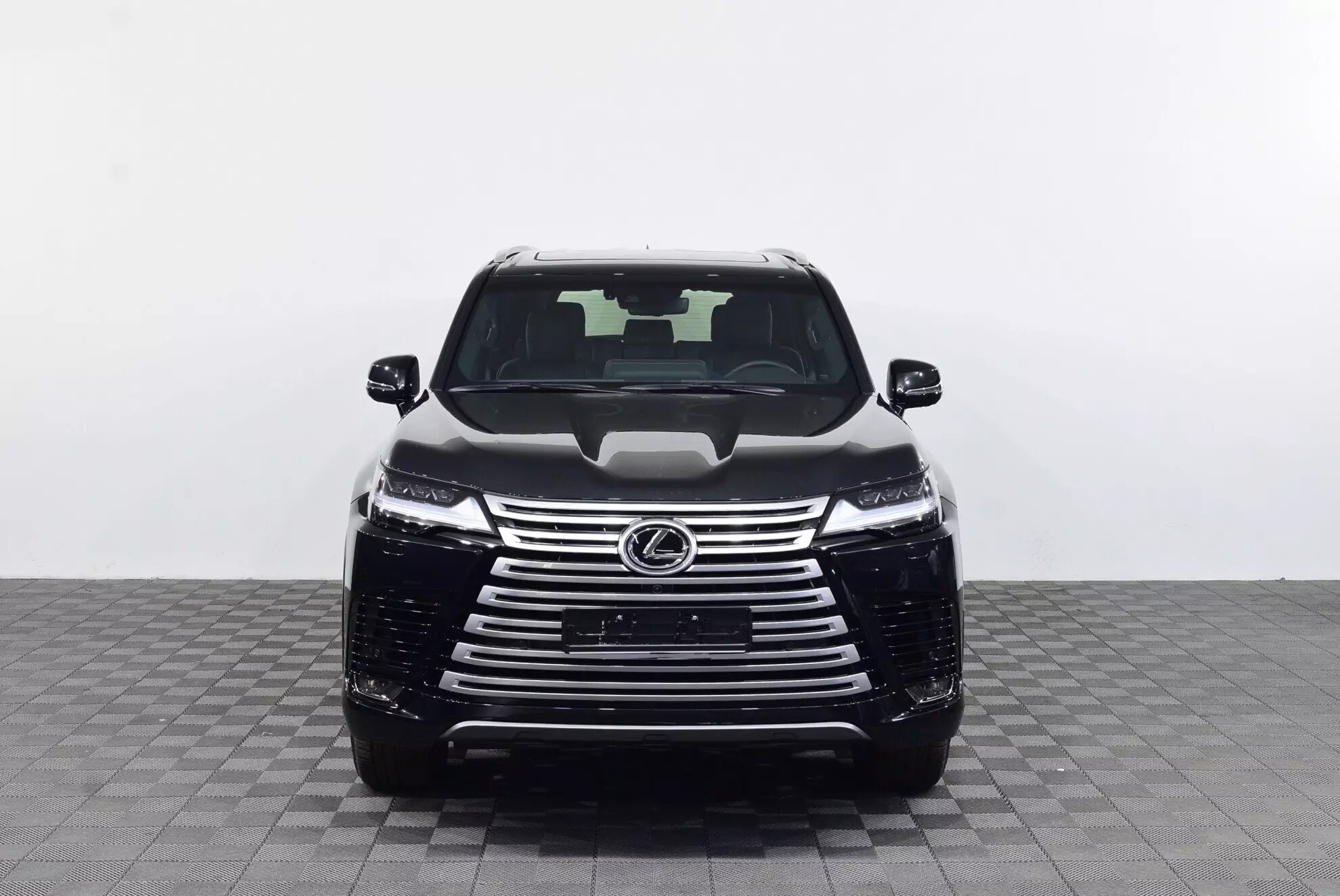 Автосалон: Lexus LX