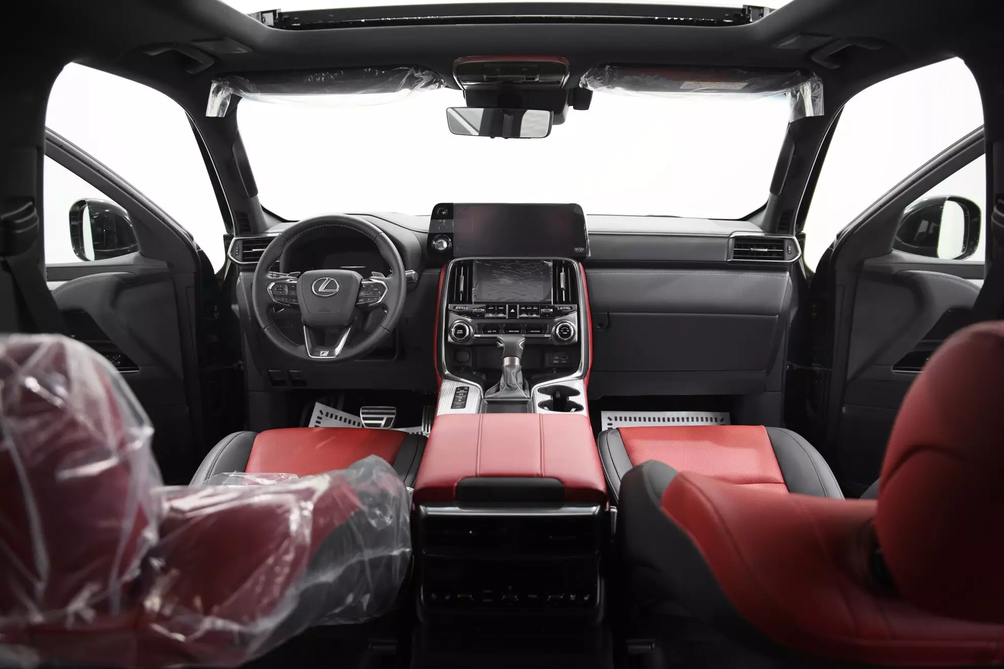 Автосалон: Lexus LX