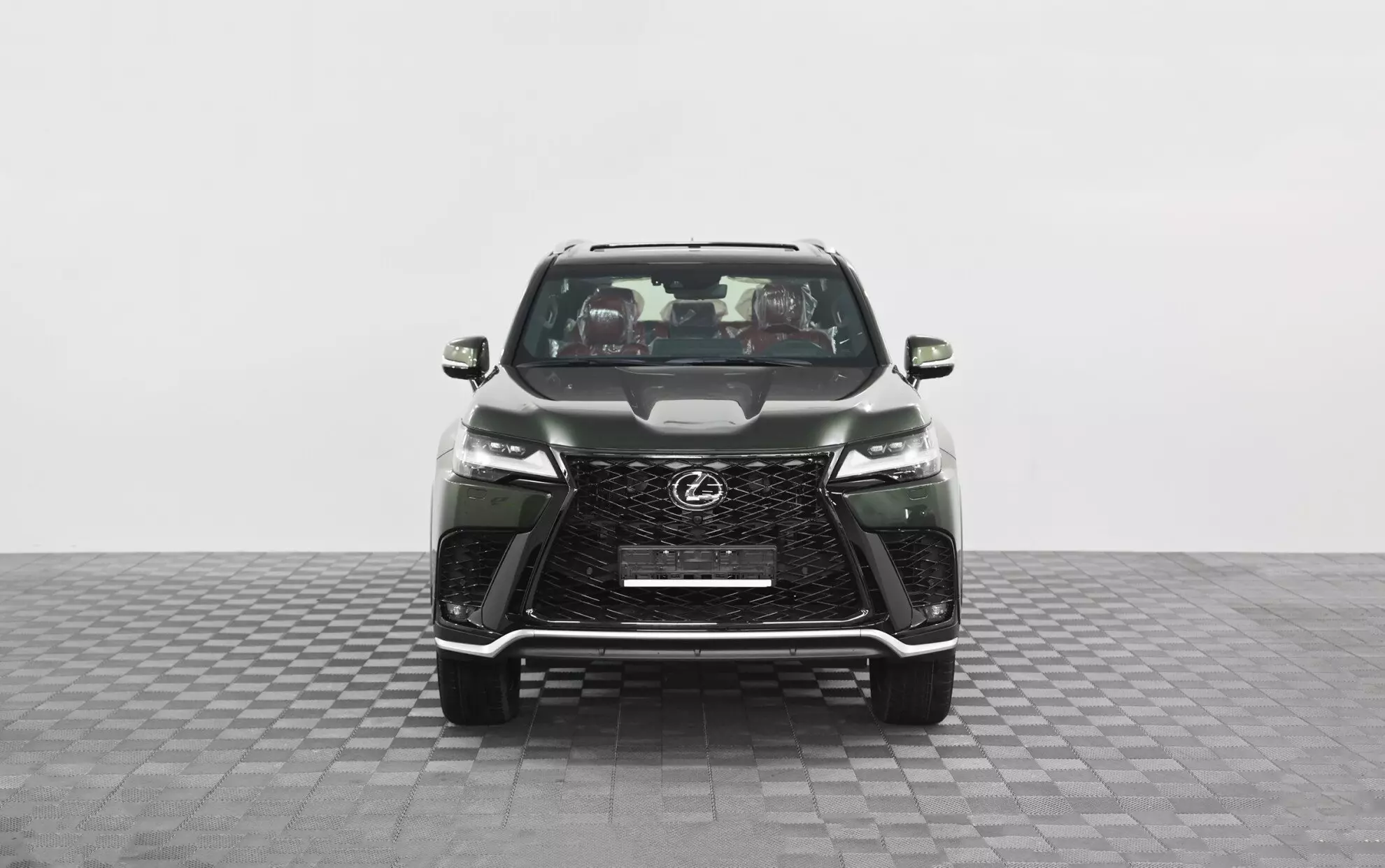Автосалон: Lexus LX