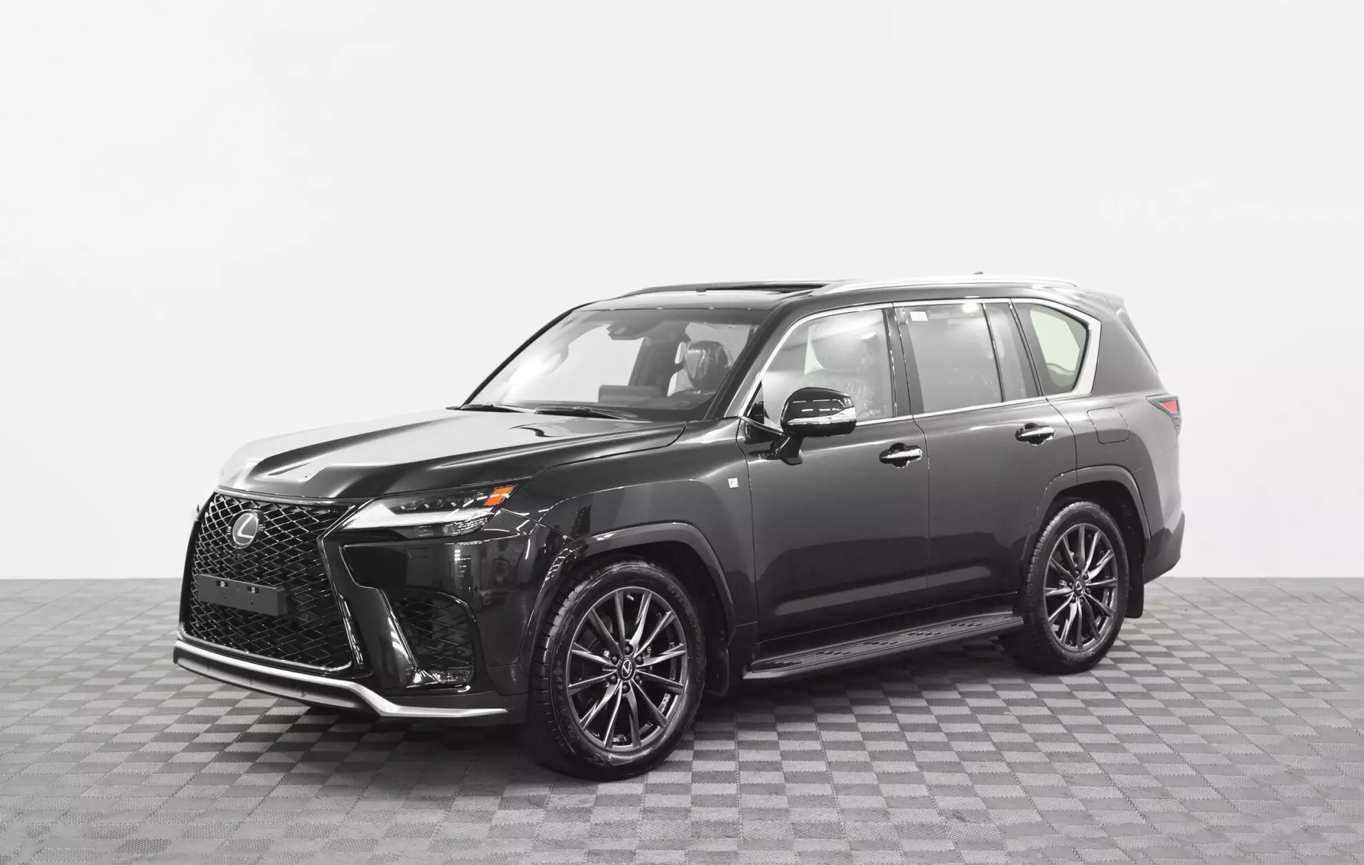 Автосалон: Lexus LX
