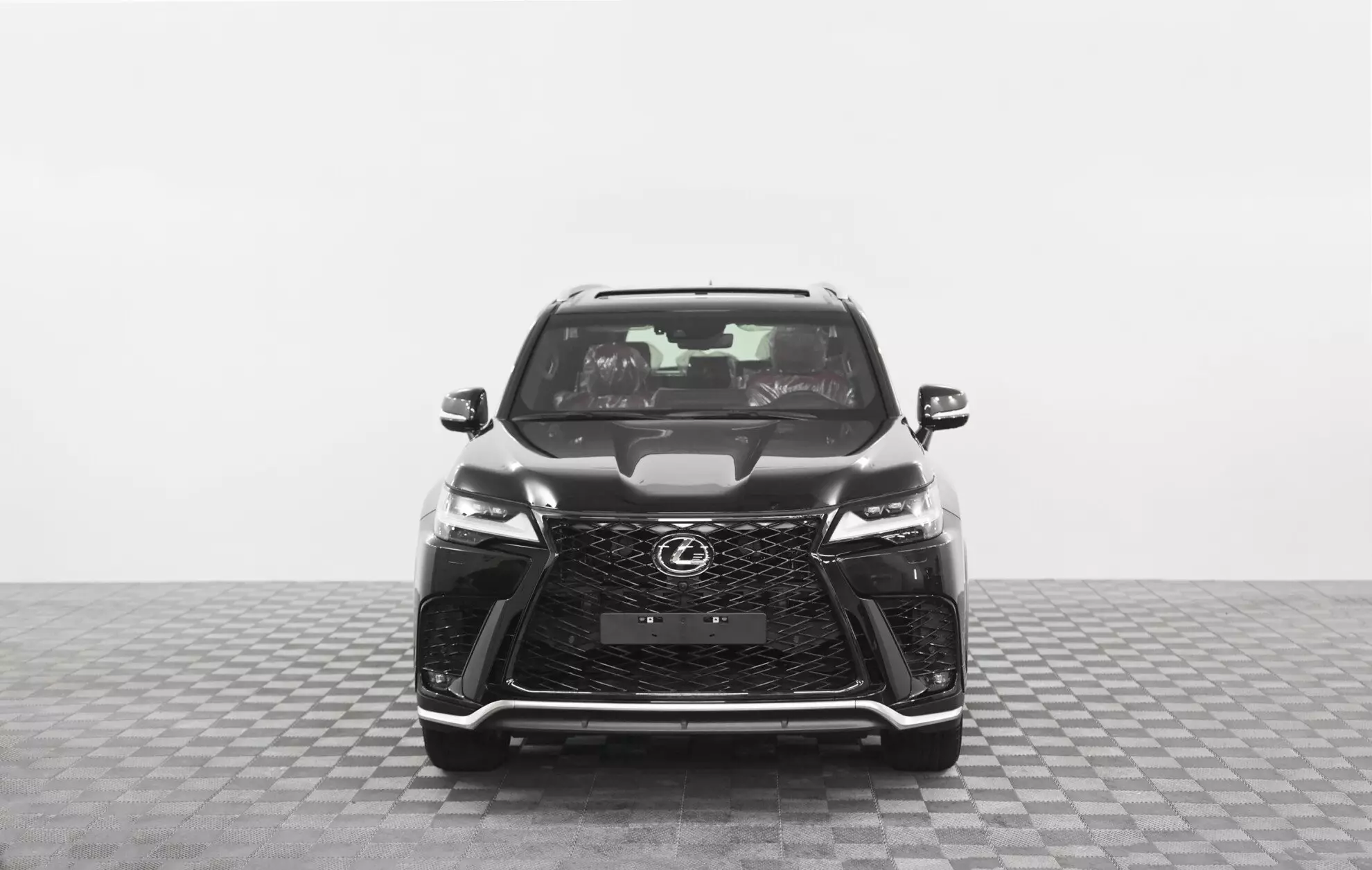 Автосалон: Lexus LX