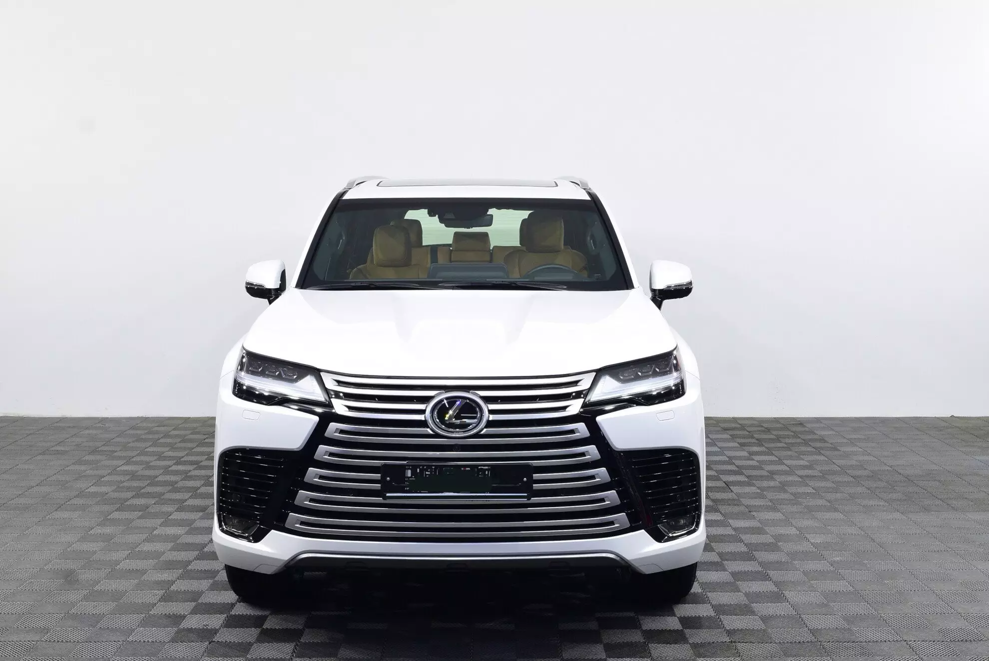 Автосалон: Lexus LX