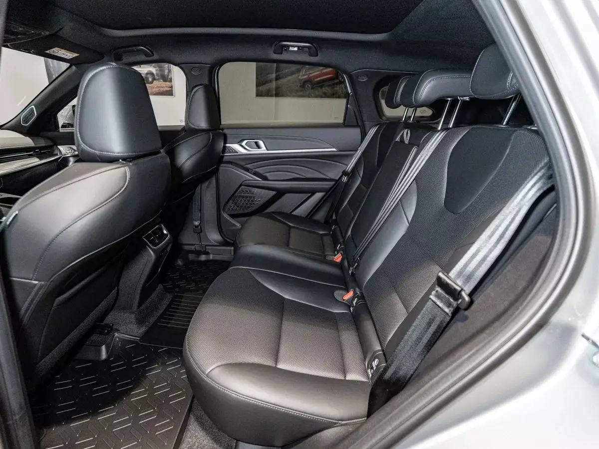 Автосалон: Haval New F7