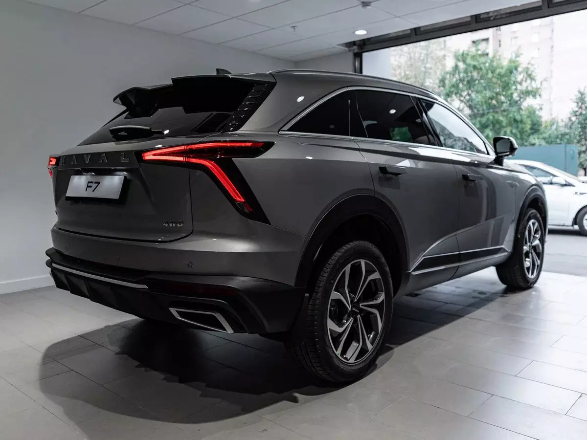 Автосалон: Haval New F7